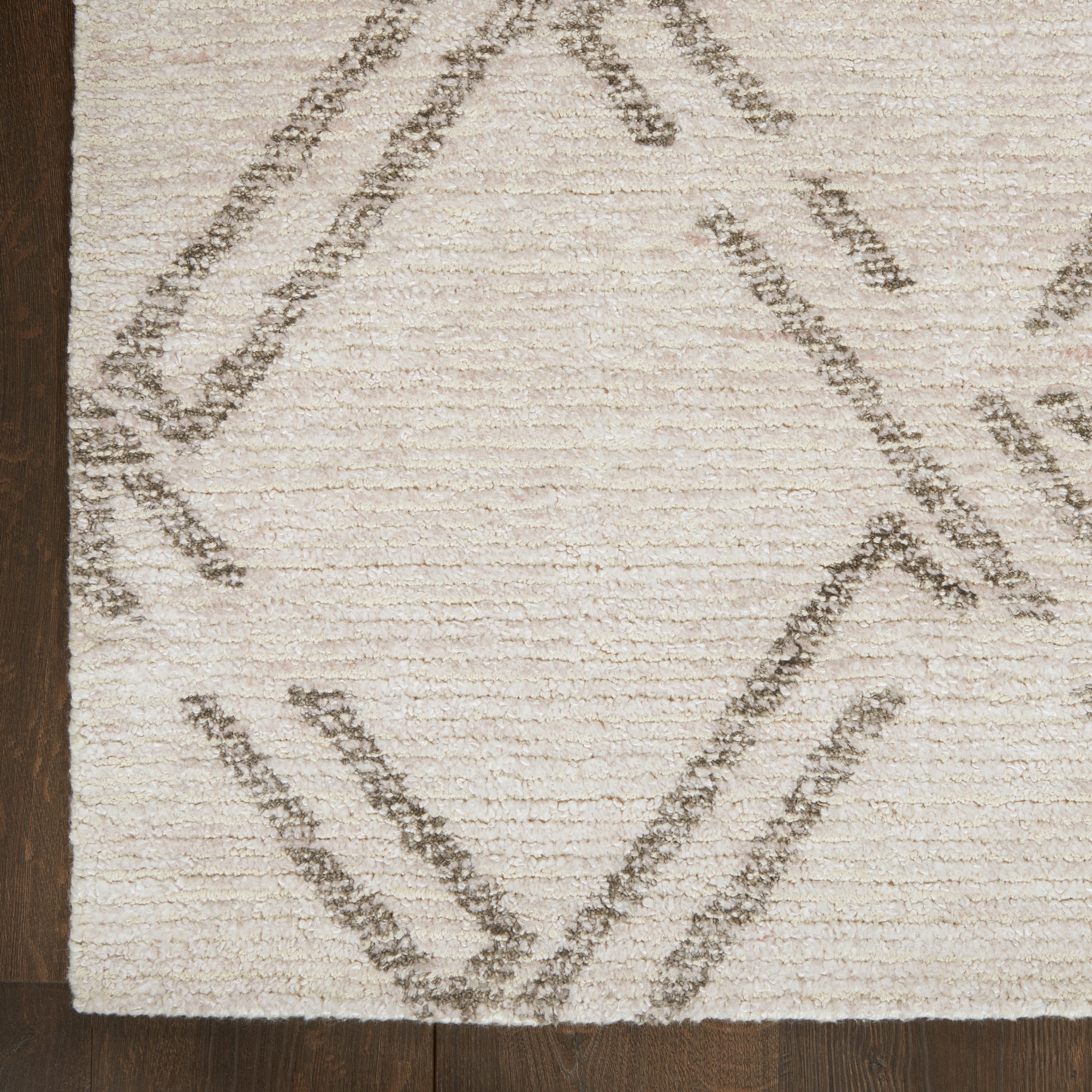 Nourison Venosa Vsn01 Geometric Runner Rugs In Ivory